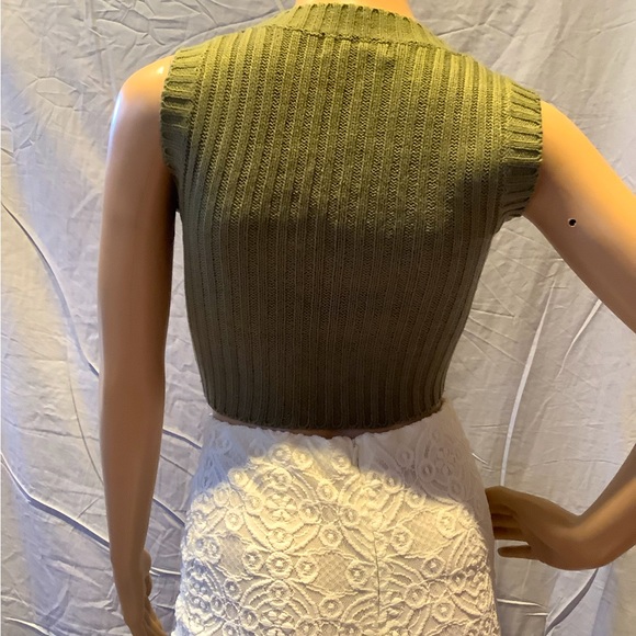 NWOT -Crop Top Sweater - Picture 2 of 4